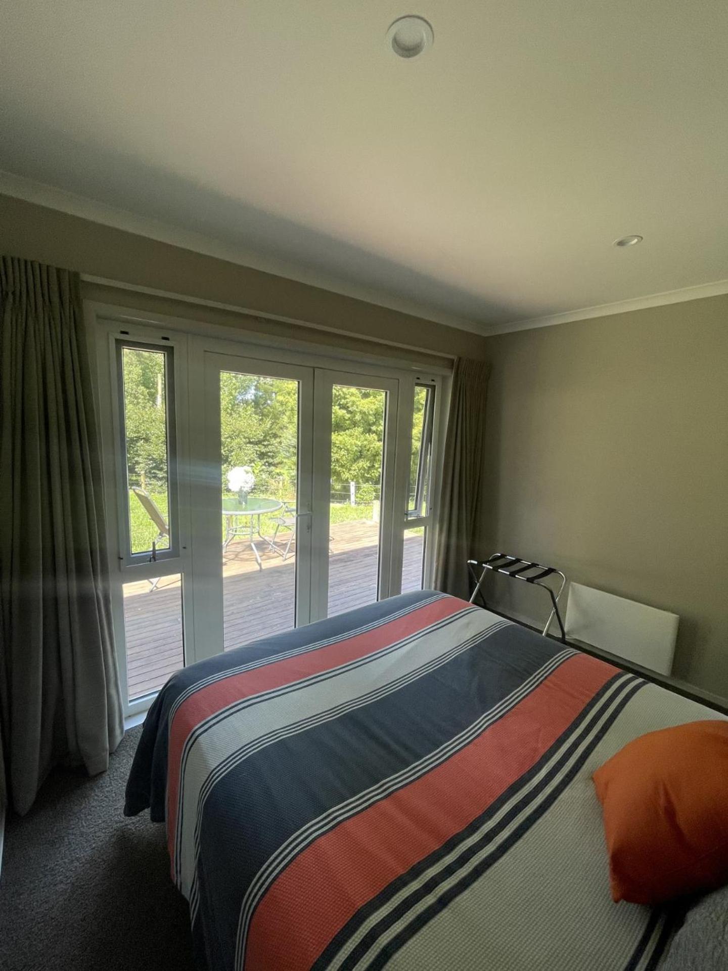 Guest Wing In Richmond Downs Apartman Walton Kültér fotó
